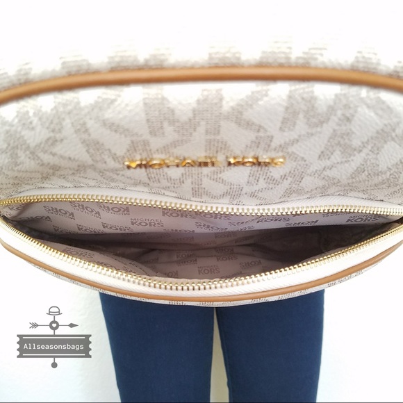 NWT Michael Kors Abbey Large Backpack Vanilla Bag - Picture 6 of 8